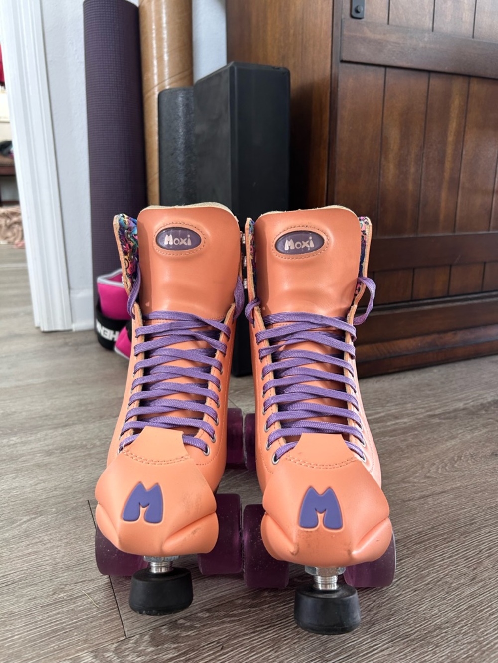 Moxi Skates with Carrying Bag